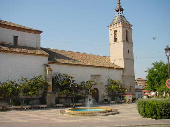 Vista de iglesia en Fuente el Saz