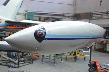 Punta de ala con deposito combustible