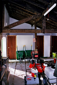 Caseta para guardar maquinaria