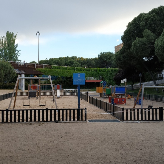 La pandemia en los parques infantiles 6