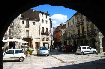 Plaza Mayor de Besalú, Garrotxa, Gerona