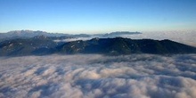Montañas del Prepirineo catalán en nubes, Cataluña