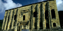 Fachada sur de Santa María de Naranco, Oviedo, Principado de Ast