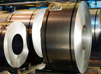 Bobinas laminadas en  frío en una planta siderúrgica