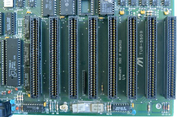 Detalle de slot de expansión ISA 8 bits