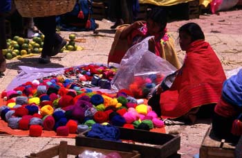 Vendedoras en el mercado de la Plaza Mayor de San Juan Chamula,