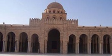 Entrada a la Gran Mezquita, Kairouan, Túnez