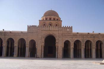 Entrada a la Gran Mezquita, Kairouan, Túnez