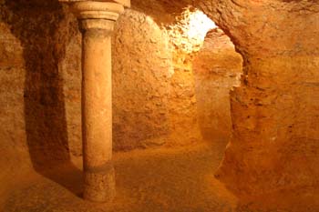 Cueva en Casa de Medrano, Argamasilla de Alba, Ciudad Real; Cast