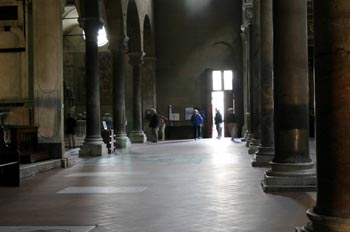 Detalle interior de la Basílica de San Ferdiano, Lucca