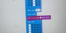 Mide datos en directo usando tu placa microbit y programando con MakeCode dos placas conectadas por radio
