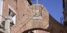 Arco con escudo y cruz