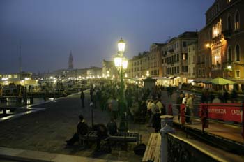 Calle del puerto, Venecia
