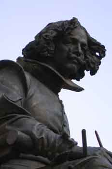 Detalle de la estatua de Velázquez en el Paseo del Prado, Madrid