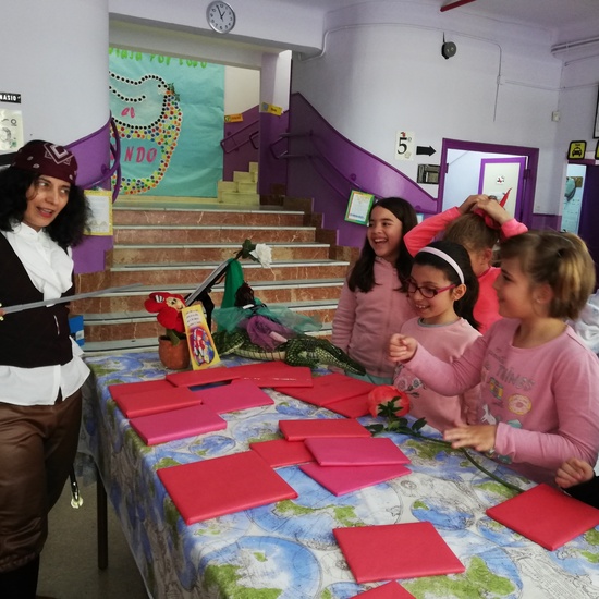 Mercadillo de Libros, premiados, y exposición de trabajos. Día del Libro curso 18-19 23