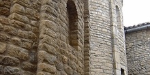 Ventanas clausuradas. Iglesia de Roda de Isábena, Huesca