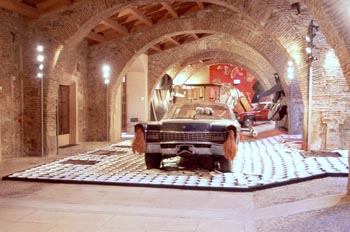 Obra Fiebre del automóvil, de Wolf Vostell - Malpartida de Cácer