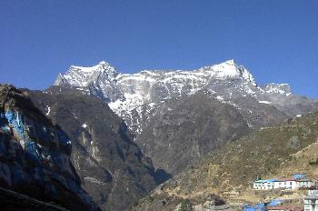 Oraciones pintadas en rocas, Namche Bazaar