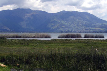 Laguna de San Pablo en Otavalo, Ecuador