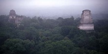 Templos I, II y III desde el Templo IV, Tikal, Guatemala