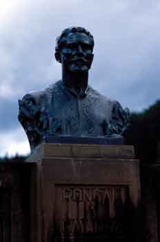 Busto de Julián Gayarre