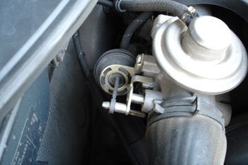 Válvula de cierre para la admisión. Parada de motor antitrepitac