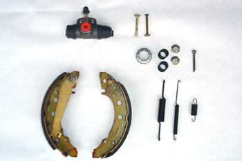 Conjunto para la sustitución de zapatas y bombín de freno