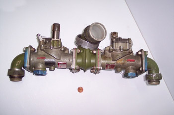 Válvulas eléctricas de combustible en motor de reacción