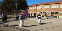 2º disfrutando con los juegos en el patio. 15