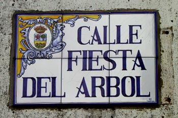 Calle dedicada a la primera fiesta del árbol en Villanueva de la