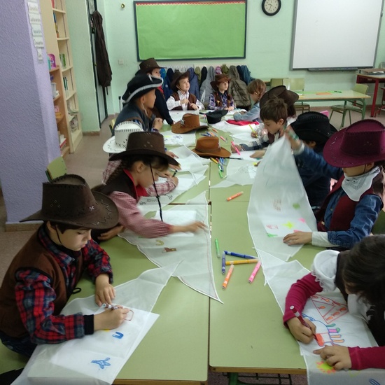 2º coloreando sus bandanas 13