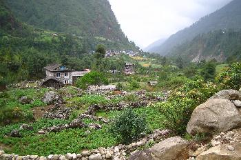 Poblado en el valle del río Dudh Koshi