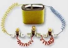 Battery and 3 bulbs in series circuit