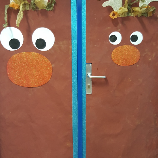 DECORACIÓN DE PUERTAS 16