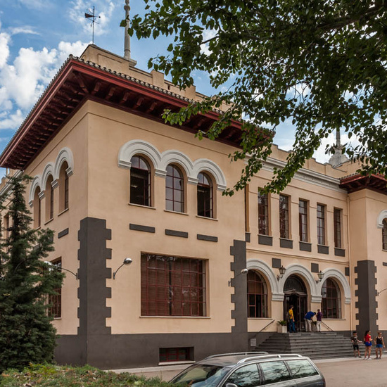 IES_ISABELLACATOLICA_EDIFICIO_004