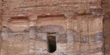 Fachada de la Tumba de Urn, Petra, Jordania
