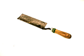 Serrucho de ebanista con mango acodado