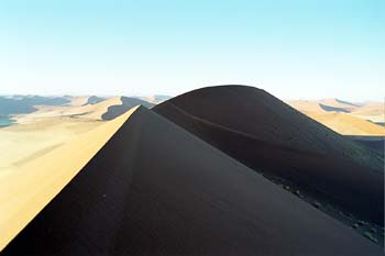 Extensión de dunas en el desierto de Namib, Namibia
