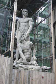 Estatuas de Miguel ángel en obras, Florencia
