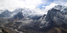 Amphu Laptse con glaciar del Ama Dablam