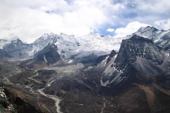 Amphu Laptse con glaciar del Ama Dablam