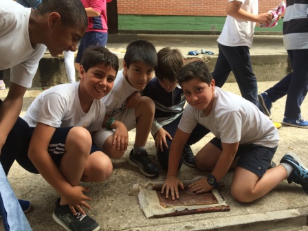2017_04_21_JORNADAS EN TORNO AL LIBRO_TALLER PAPEL RECICLADO_5º Y 6º 27