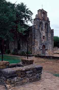 Iglesia antigua de piedra