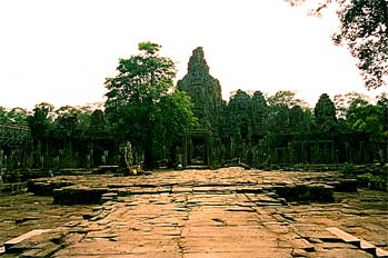 Avenida de piedras, Angkor, Camboya