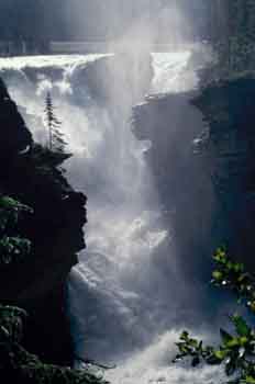 Cascada, Montañas Rocosas (Canadá)