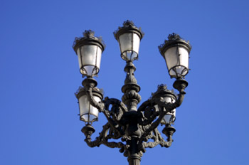 Farola en Plaza de Oriente, Madrid