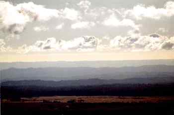 Horizonte en brumas, parque nacional de Tongariro, Nueva Zelanda
