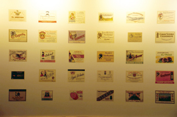 Etiquetas de diferentes sidras espumosas, Museo de la Sidra de A