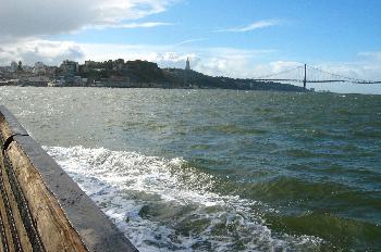 De Lisboa a Cacilhas, cruzando el Tajo, Portugal