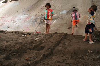 Canicas de barro, Copiriver, Jogyakarta, Indonesia